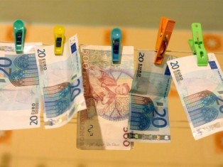 Ученые выяснили, когда люди охотнее жертвуют деньги