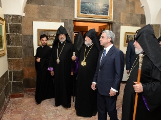 Սերժ Սարգսյանն այցելել է Ռուբեն Սեւակի անվան թանգարան (ֆոտո)