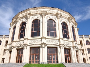 Գյումրիի քաղաքապետարանը ոչինչ չի կարող անել բնակարաններից վտարվող ավելի քան 100