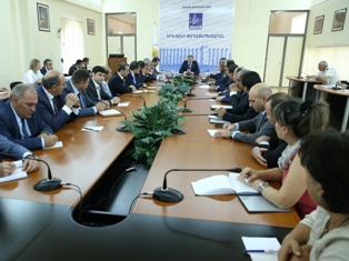 Քննարկվել են 2013թ-ի Երեւան քաղաքի համայնքային բյուջեի կատարման ընթացքի հետ կապվ