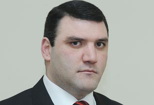 «Հրապարակ». Ազգային Ժողովի ընդդիմադիրները չեն ուզում վատամարդ դառնալ Կոստանյանի