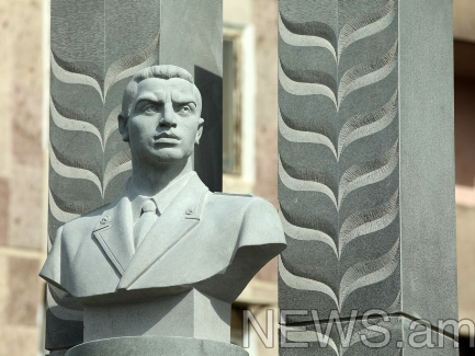 Monument to Gurgen Margaryan slain by Safarov opens in Yerevan (PHOTO)