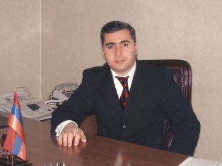 Հակոբ Թովմասյանի «Արարատի Պուտին» մականվան հեղինակը Ռոբերտ Քոչարյանը եւ Հովիկ Աբ