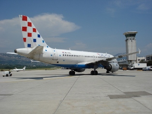 Ցյուրիխում խորվաթական ավիաընկերության օդանավն առանց քթամասային անիվի վայրէջք է կ