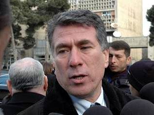 Ադրբեջանի խորհրդարանի փոխխոսնակը պատրաստ է պաշտպանել Իլհամ Ալիեւի պատիվը