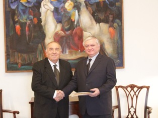 Վահան Բայբուրդյանը պարգեւատրվել է ԱԳՆ հուշամեդալով
