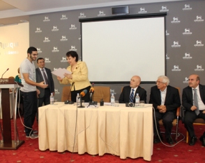 Կայացել է սիրիահայ ուսանողների կրթավճարների փոխհատուցման հավաստագրերի հանձնման ա