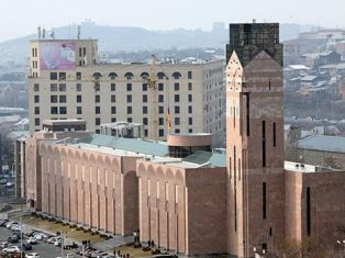 Քաղաքապետարանի պաշտոնյան «Էրեբունի-Երեւանի» ծախսերը քննադատողներին. Եթե դու քո ք