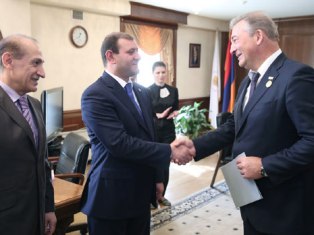 Ոսկե մեդալ` Վլադիսլավ Տրետյակին