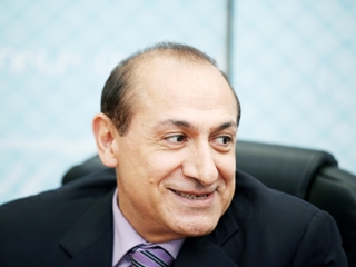 «Ժողովուրդ». Ենթադրվում էր, որ խայտառակությունից հետո Յուրի Վարդանյանը պետք է հ