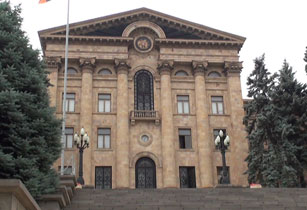 «Հայկական ժամանակ». «Կարող է պատահի մեզ հետեւում են». համատարած «ժուչոկապատում»
