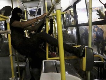 Анархисты устроили беспорядки на автовокзале в Сан-Паулу