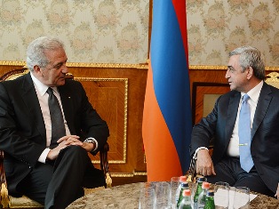 President Sargsyan meets with Greek MOD chief