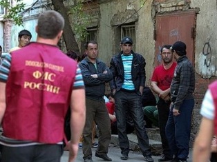 Полиция в Москве проводит очередную облаву на нелегалов