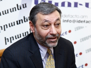 Ցանկացած պաշտոնական հանդիպում պետք է անցկացվի հայերենով. Ալեքսանդր Արզումանյանը՝