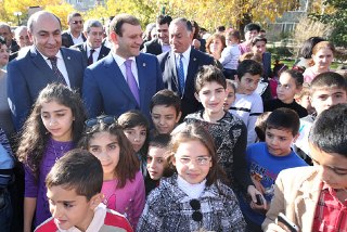 «Առավոտ». Տարոն Մարգարյանը կքանդի՞ Երեւանի բակերը
