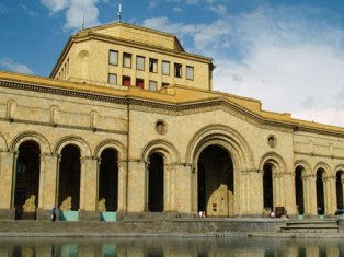 Armenian parliament to hold hearings on historical monuments