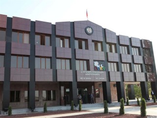 «Հայկական ժամանակ». ԱԻՆ աշխատակիցները «գրդոն» են անում