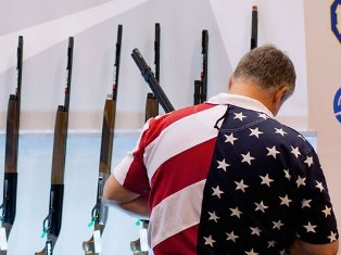 Больше всего расистов среди белых американцев, имеющих огнестрельное оружие