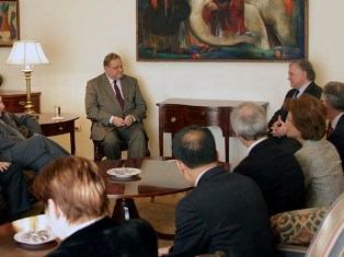 Ֆրանկոֆոնները նախարարի մոտ