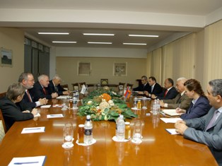 Министр обороны Армении обсудил с сопредседателями МГ ОБСЕ урегулирование караба