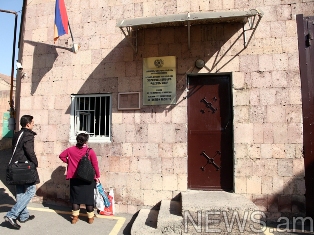 Հարազատները սնունդ են փոխանցում ձերբակալվածներին. տեսակցությունն արգելված է (ֆոտ