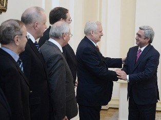 Президент Армении принял делегацию во главе с Николаем Рыжковым