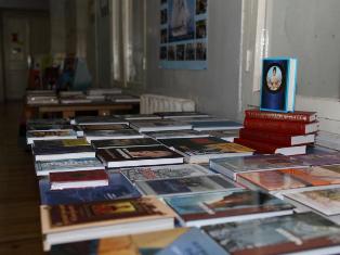 Посольство России и «Россотрудничество» передали в дар школе «Славянская» компле