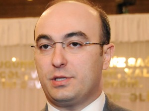 Ադրբեջանի նախագահի աշխատակազմի պաշտոնյան «տեղն է դրել» Ռուսաստանին