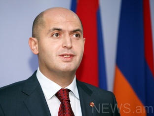 Արմեն Աշոտյանը Մոսկվայում քննարկել է Երեւանում Մոսկվայի պետհամալսարանի մասնաճյու