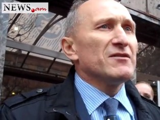 Гендиректор элсетей Армении принял демонстрантов-сотрудников и предложил работу