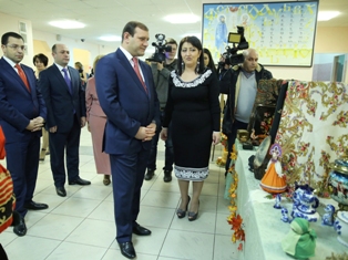 Տարոն Մարգարյանն այցելել է Մոսկվայի Լազարյանների անվան կրթահամալիր, որտեղ սովորո