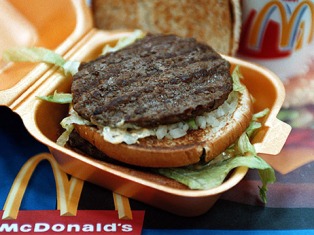 Котлеты в McDonald’s делали из жира, кожи, потрохов и гидроксида аммония
