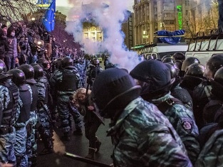 Севастопольский депутат просит Путина ввести войска в Украину