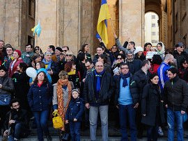 В Тбилиси проходят акции в поддержку Евромайдана