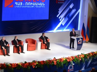 Серж Саргсян: Жители Гюмри не забывают огромный вклад Николая Рыжкова в дни земл