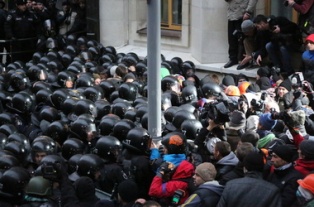 В Киеве около кабмина и администрации президента спокойно