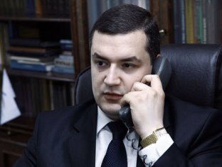«Հրապարակ». Ուրիխանյանին ցույց են տվել իր տեղը