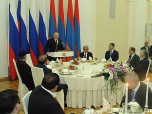 Armenian banquet for Putin reminded of men’s club gathering – newspaper