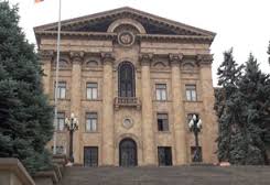 Оппозиционные парламентарии ополчились на правящую партию Армении