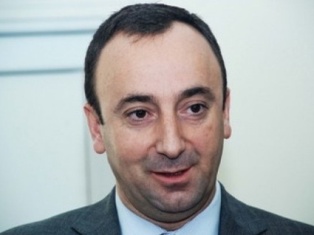 Министр юстиции Армении: Теперь могут оштрафовать и министерскую машину
