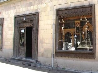 Здание старейшего в Армении кукольного театра нуждается в ремонте