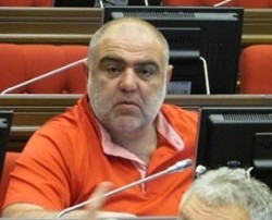«Իրավունք». «Կառավարությունն էլ ա մարդ». Գեներալ Սեյրանն այլեւս նեղացած չէ