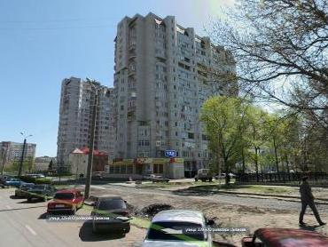 Тракторист спас людей из горящего дома