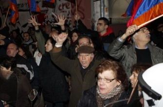 В Греции армяне встретили Ахмеда Давудоглу акцией протеста