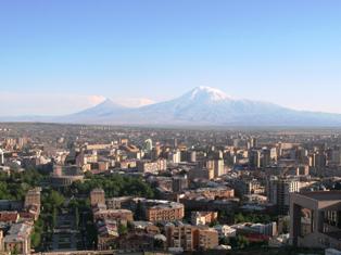 Ադրբեջանահայ փախստականների համագումարի նախագահության անդամը բողոքում է փախստական