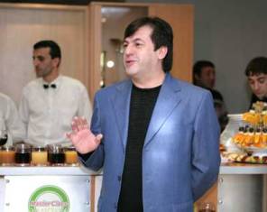 Ինչո՞ւ է Հայաստան ժամանել հայտնի գործարար Հարություն Փամբուկյանը