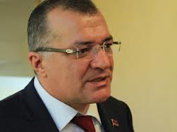 Կուզեի Ձյունանուշիկ թոռնիկ ունենայի. Մերուժան Սիմոնյանի «Ամանորյա բլիցը»