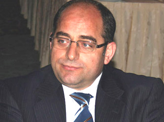 Թուրք նախարարների որդիների ձերբակալման գործը հետաքննող դատախազին ազատել են աշխատ