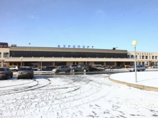 В аэропорту пассажиры избили полицейского